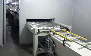 家具UV噴涂設備生產線觀察輸送.jpg 家具UV噴涂設備生產線觀察輸送.jpg
