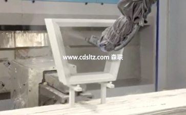 立體家具精準自動噴涂.jpg 立體家具精準自動噴涂.jpg